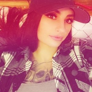 Meet your Posher, Shellby